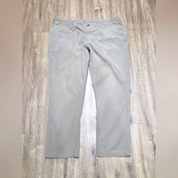5.11 Tactical Men's Pre-owned Khaki Pants Size 42 x 32 - Picture 1 of 4